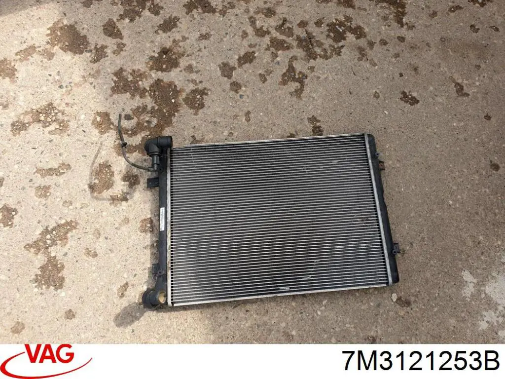 7M3121253B VAG Chłodnica silnika