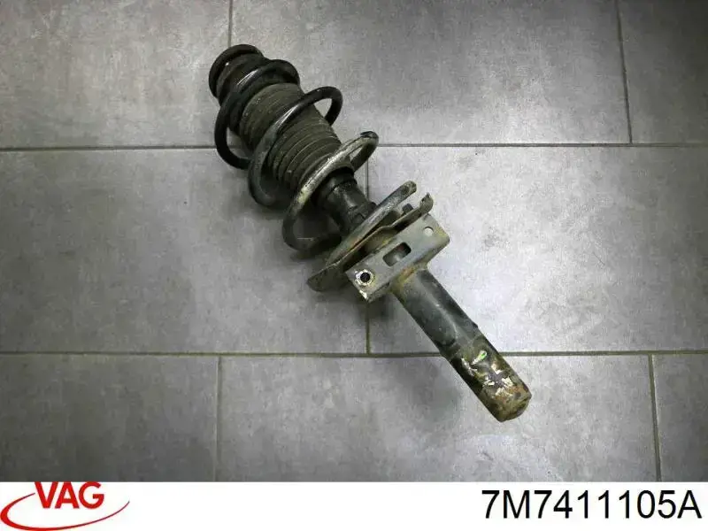 7M7411105A VAG Sprężyna przednia