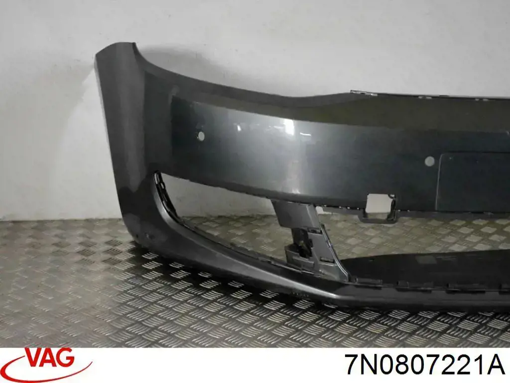 Zderzak przedni VAG 7N0807221A cena, od 514,17 USD