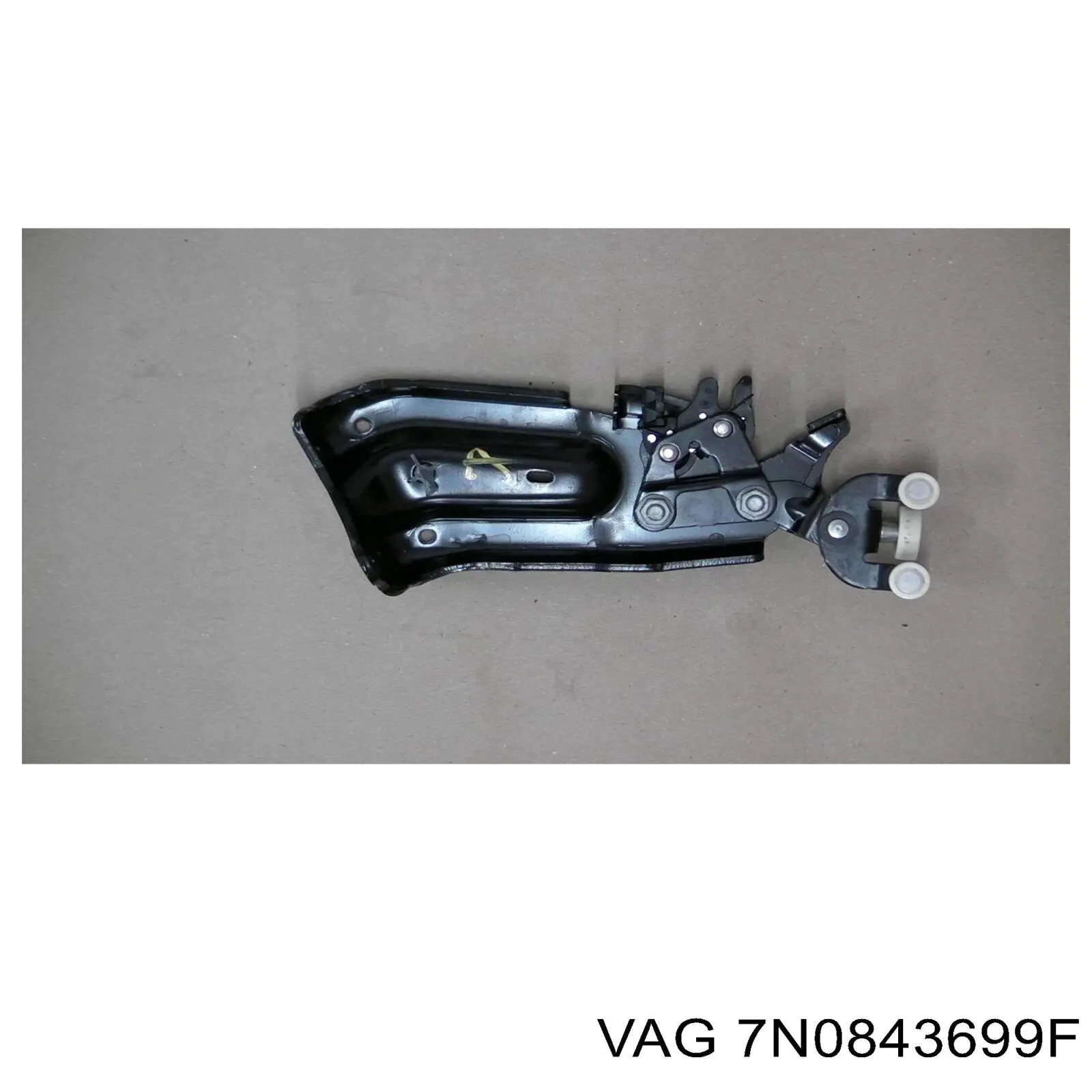Mechanizm podnoszenia szyby drzwi tylnych lewych VAG 7N0843699F cena, od 110,35 USD