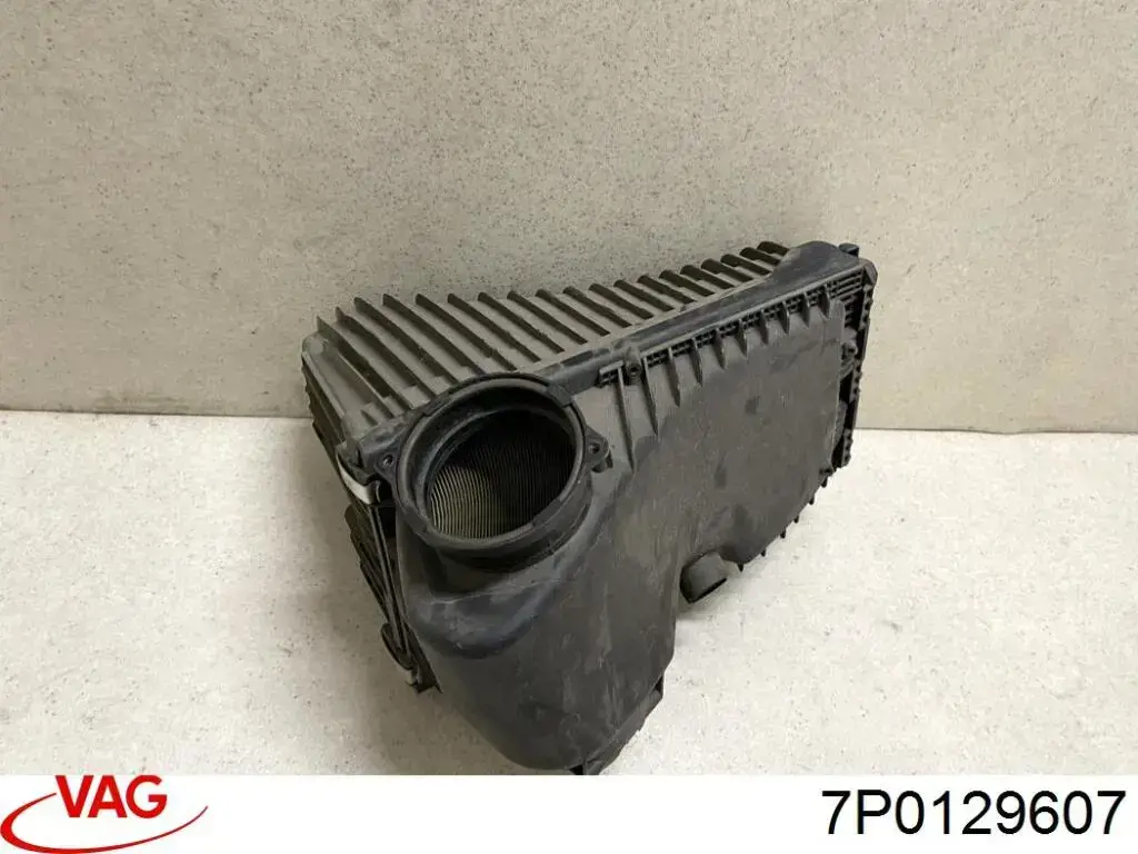 Obudowa filtra powietrza VAG 7P0129607 cena, od 143,13 USD