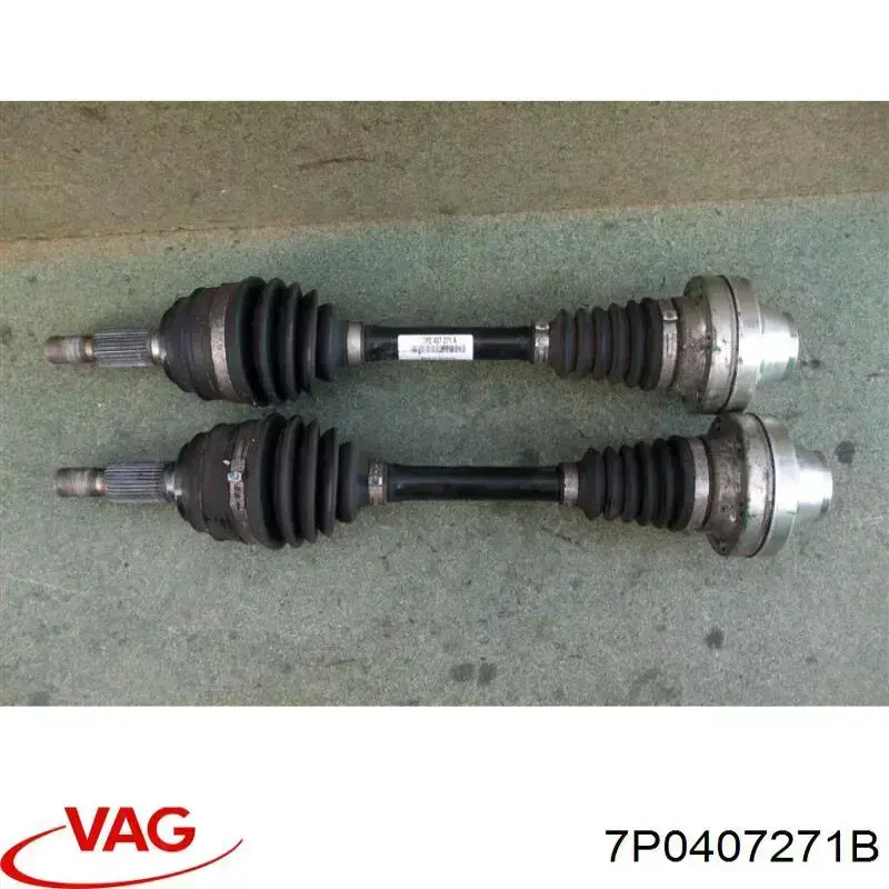 7P0407271B VAG Półoś napędowa przednia