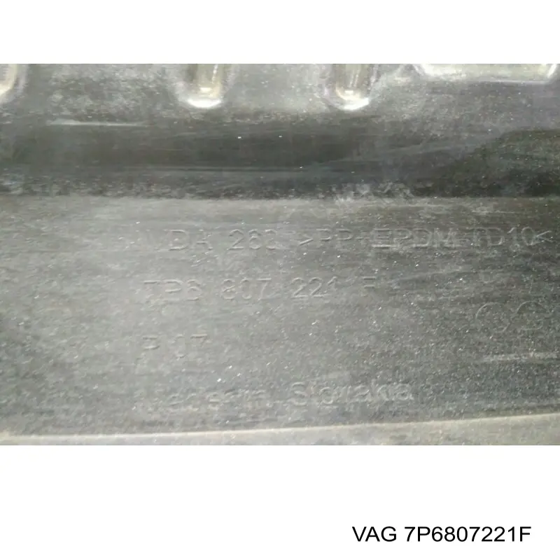 7P6807221F VAG Zderzak przedni
