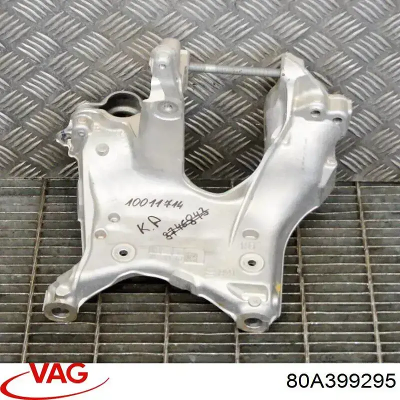 Wspornik przedniej belki 80A399295 VAG