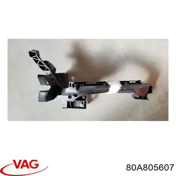 Wsponik (adapter) mocowania reflektora przedniego lewego AND 30805159 cena, od 50,52 USD