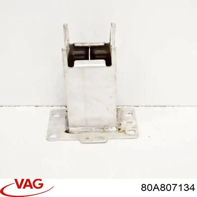 Wspornik wzmocnienia zderzaka przedniego VAG 80A807134 cena, od 104,55 USD