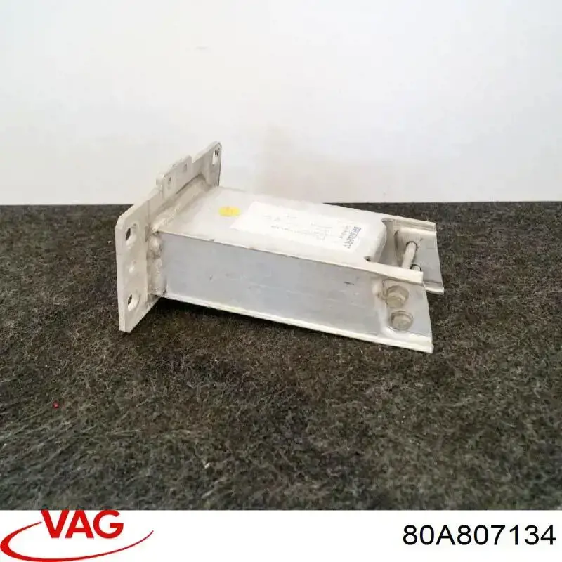80A807134 VAG Wspornik wzmocnienia zderzaka przedniego