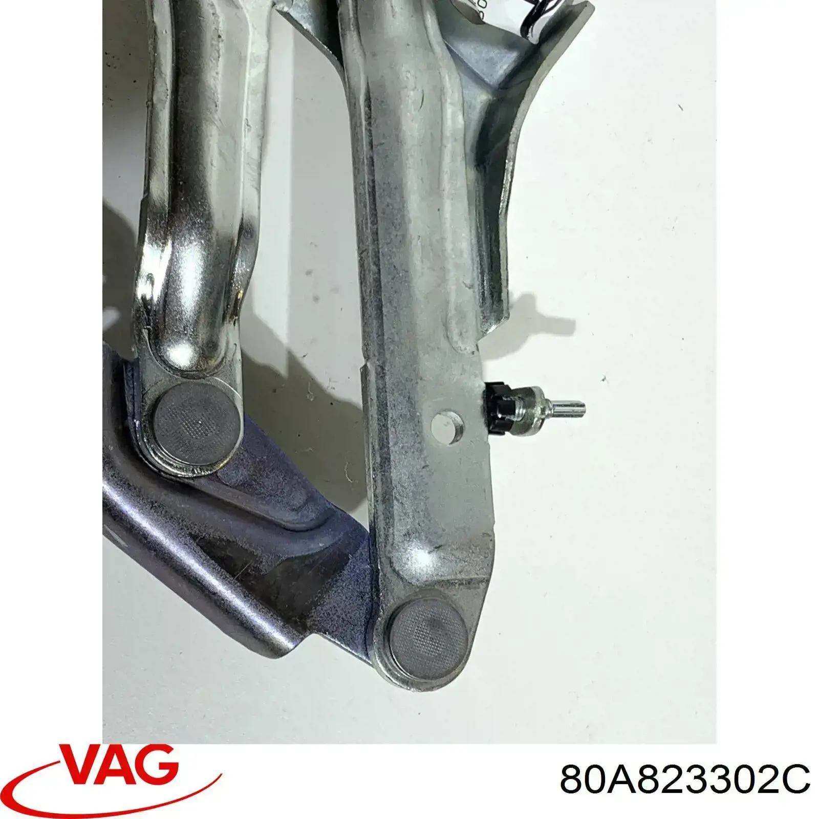Zawias maski prawy VAG 80A823302C cena, od 92,50 USD