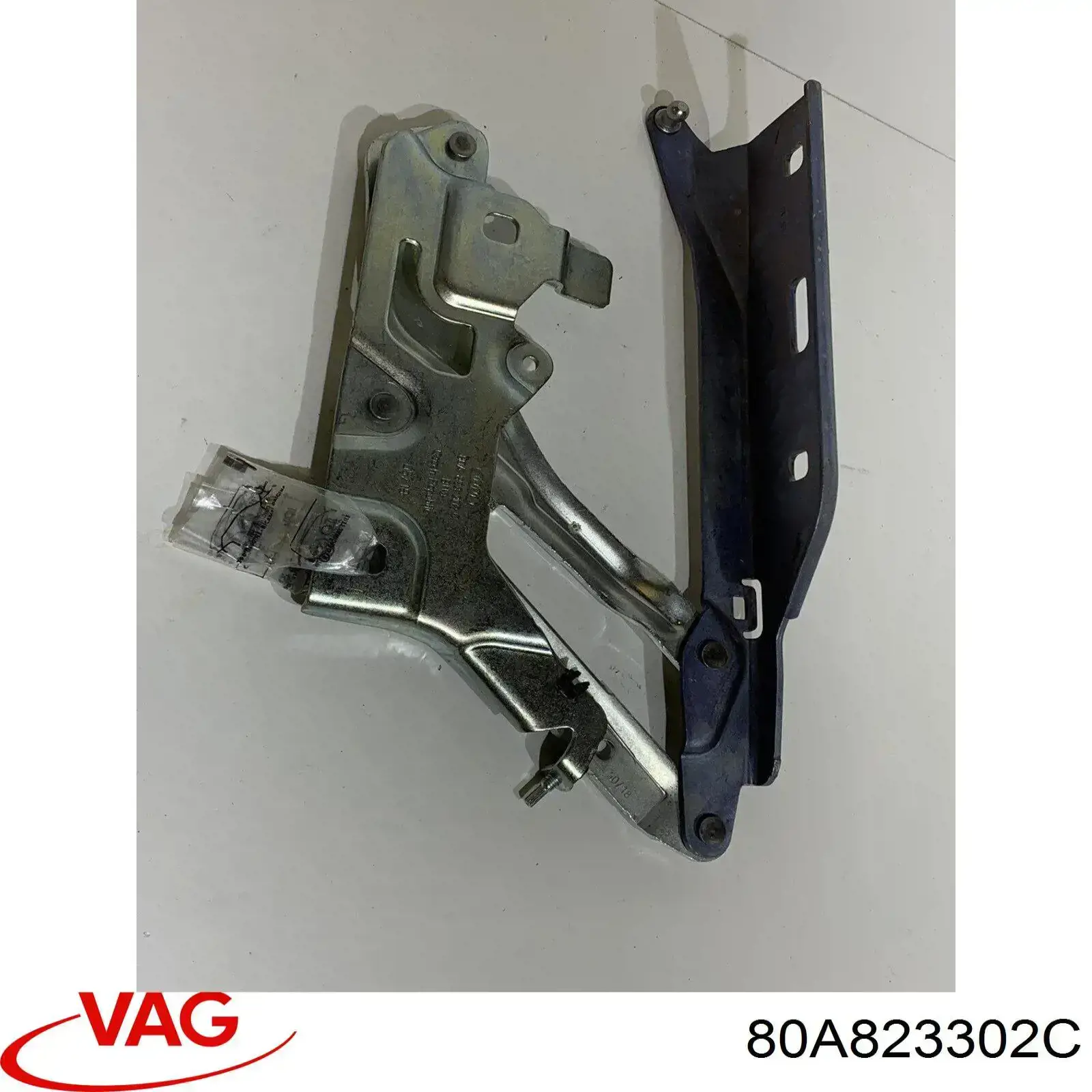 Do koszyka 80A823302C VAG Zawias maski prawy