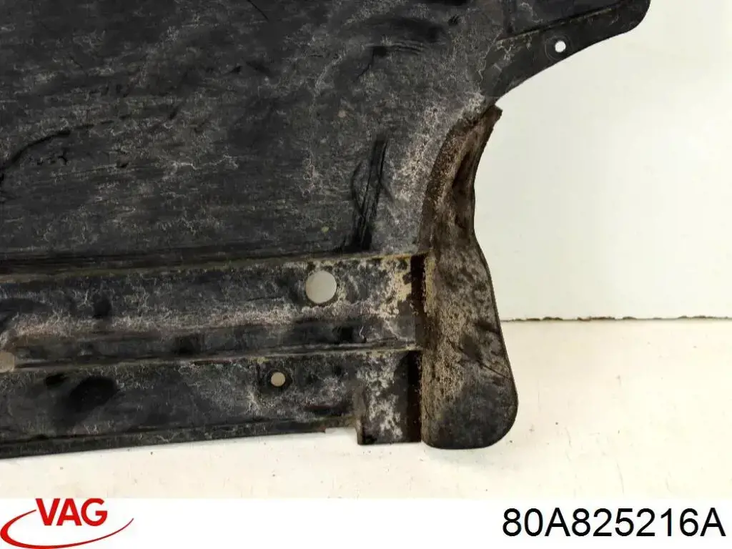 Osłona podwozia tylna prawa VAG 80A825216A cena, od 69,81 USD