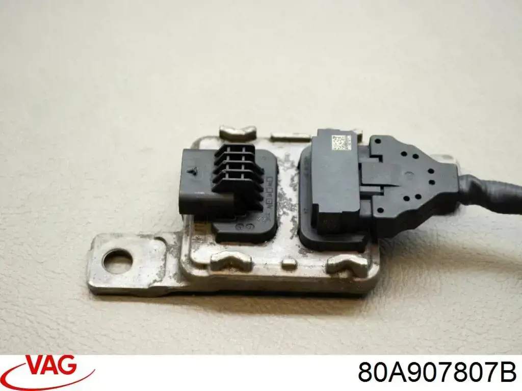 Czujnik tlenków azotu NOX VAG 80A907807B cena, od 198,64 USD