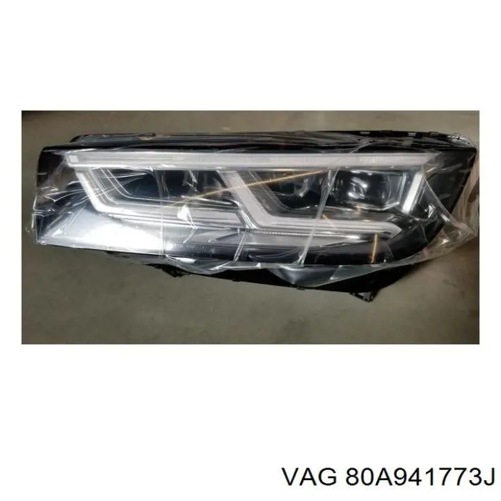 Reflektor lewy VAG 80A941773J cena, od 603,93 USD