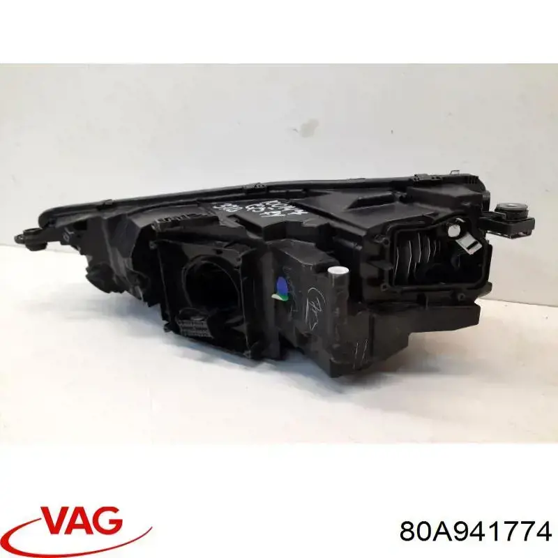Do koszyka 80A941774 VAG Reflektor prawy