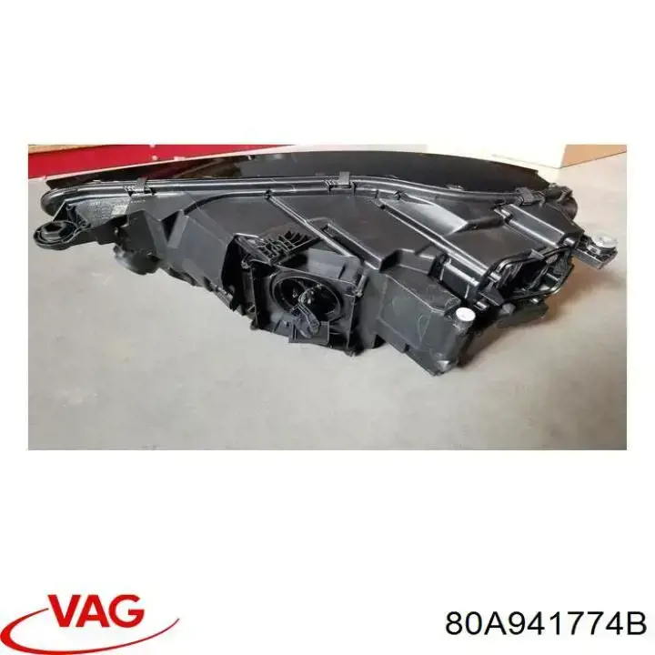80A941774B VAG Reflektor prawy