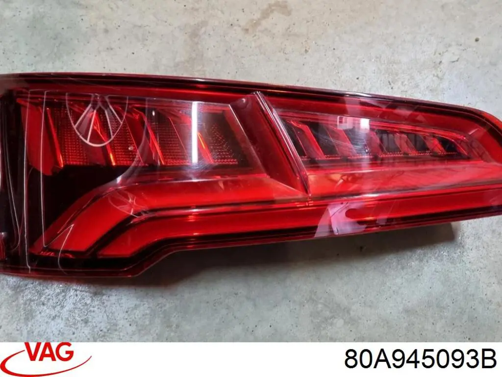 Do koszyka 80A945093B VAG Lampa zespolona tylna lewa