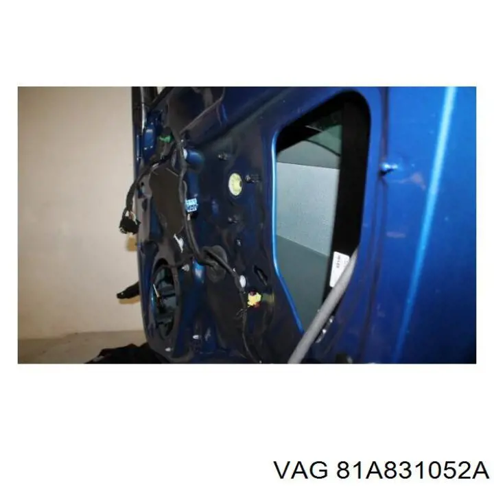 Drzwi przednie prawe VAG 81A831052C cena, od 497,57 USD