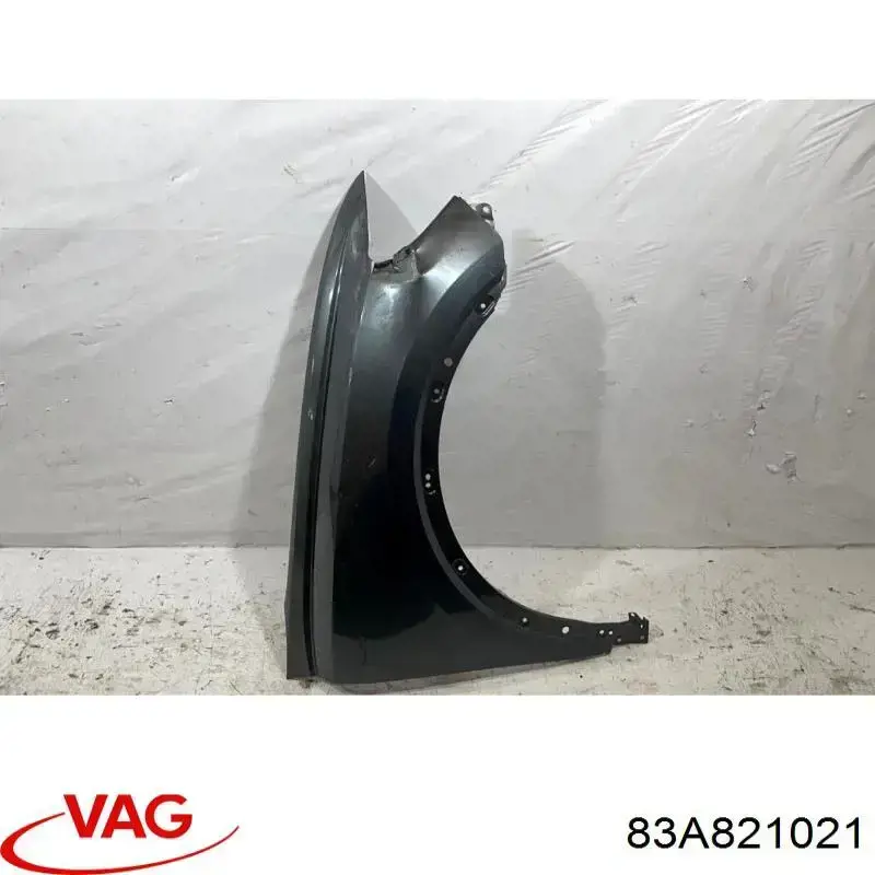 83A821021 VAG Błotnik przedni lewy