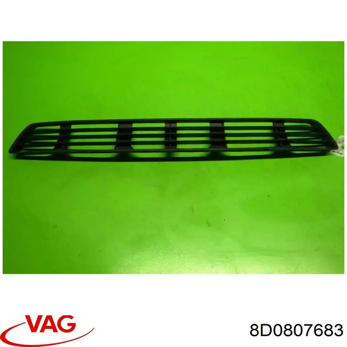 Kratka zderzaka przedniego środkowa VAG 8D0807683 cena, od 22,97 USD