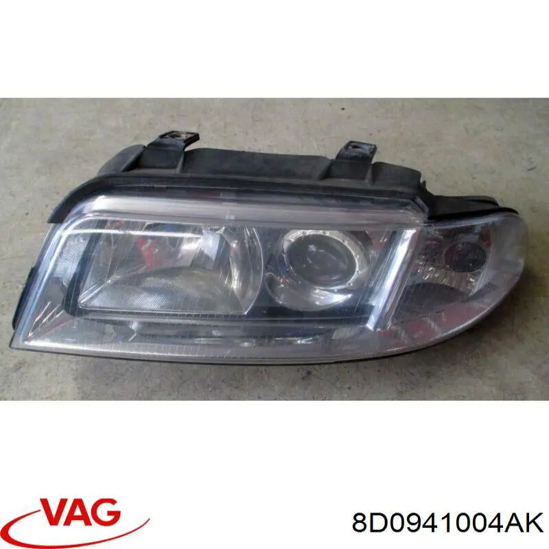 8D0941004AK VAG Reflektor prawy
