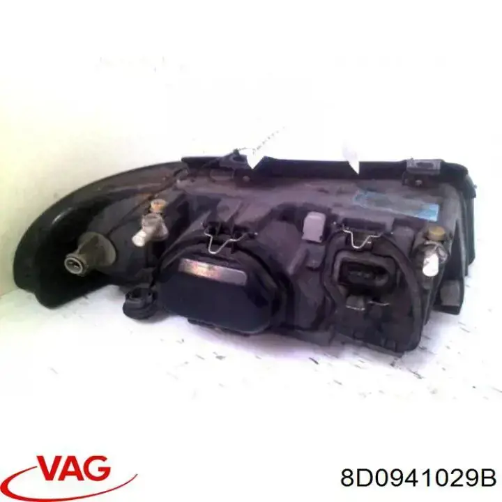 8D0941029B VAG Reflektor lewy