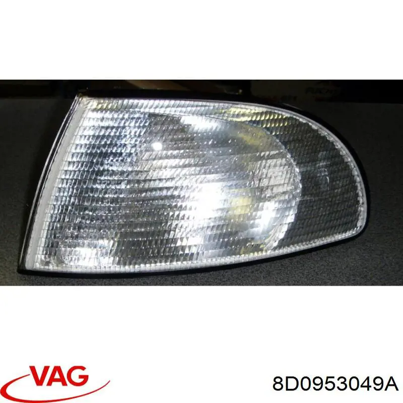 8D0953049A VAG Kierunkowskaz lewy