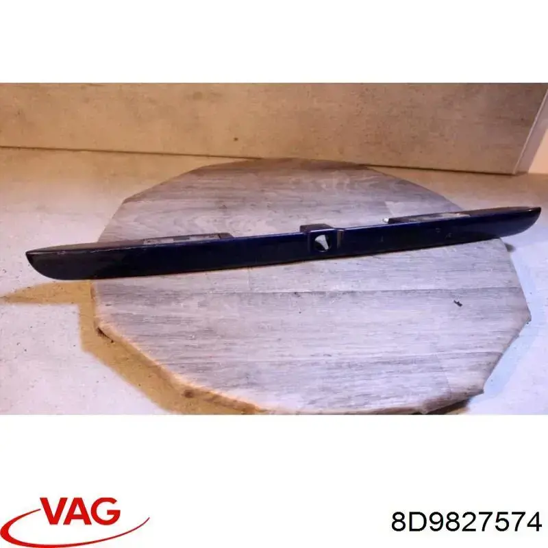  VAG 8D9827574 cena, od 40,86 USD