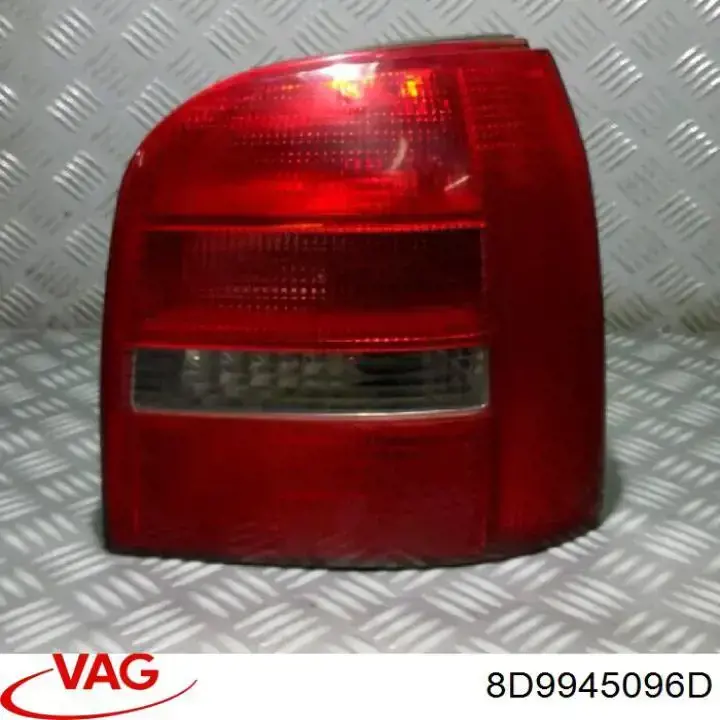 8D9945096D VAG lampa zespolona tylna prawa