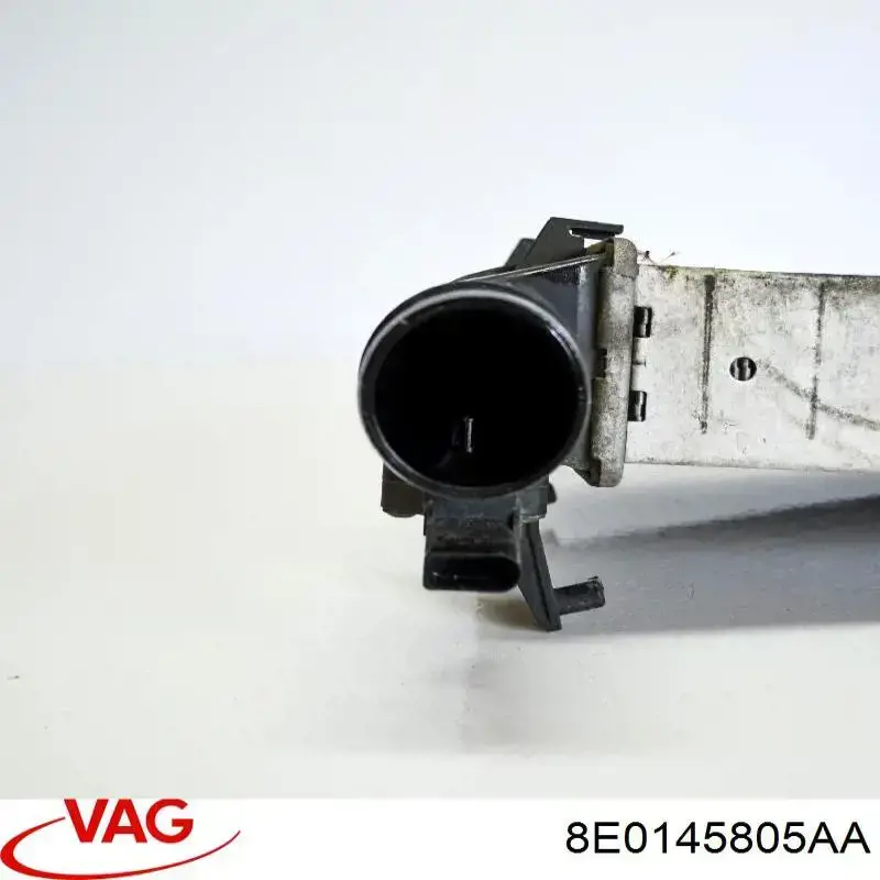 8E0145805AA VAG Chłodnica intercoolera