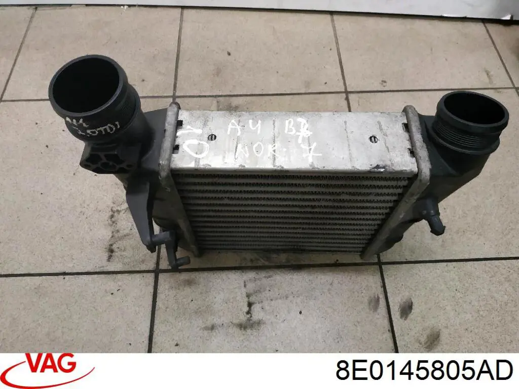 Chłodnica intercoolera VAG 8E0145805AD cena, od 44,07 USD