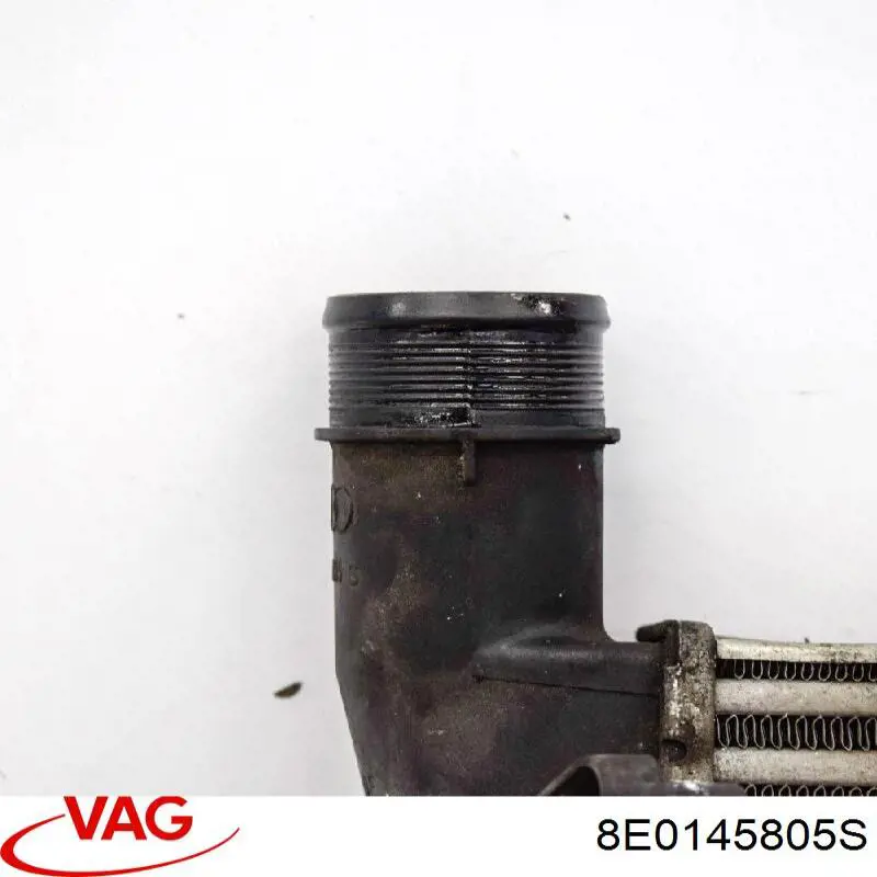 Do koszyka 8E0145805S VAG Chłodnica intercoolera