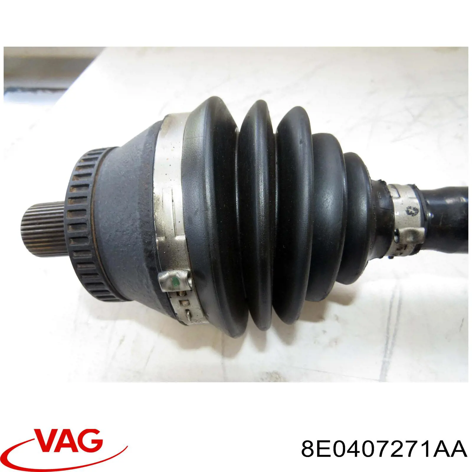 Półoś napędowa przednia VAG 8E0407271AA cena, od 100,42 USD