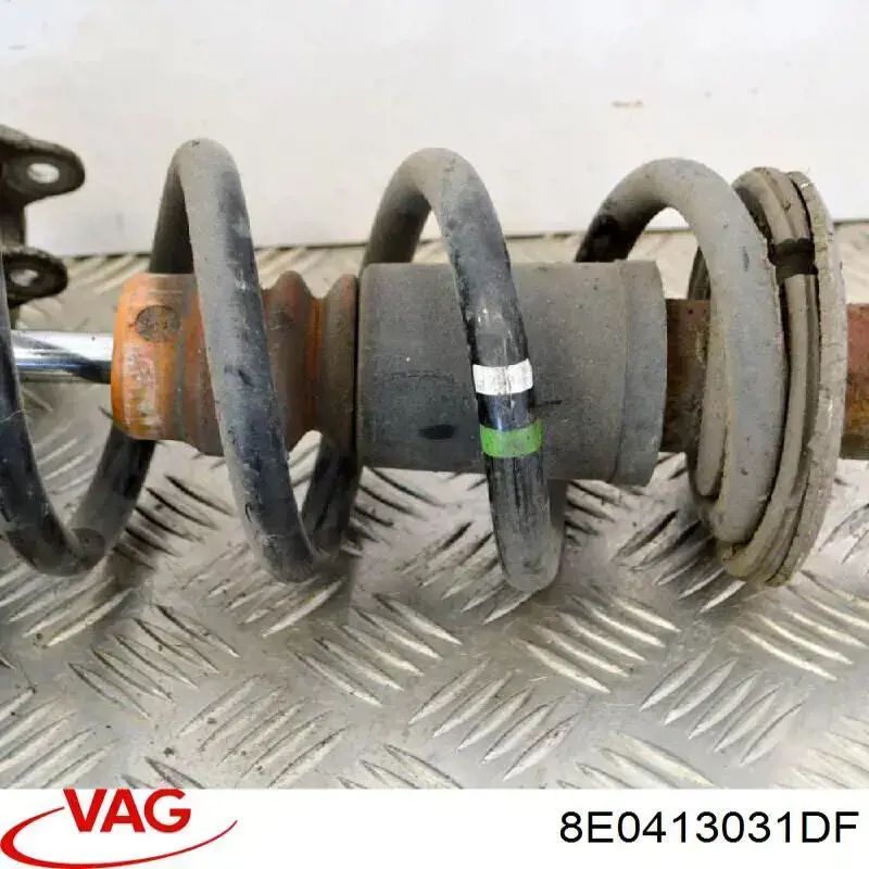 8E0413031DF VAG Amortyzator przedni