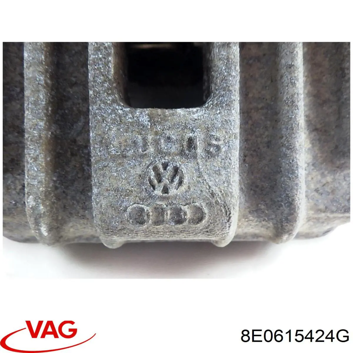 Zacisk hamulcowy tylny prawy 8E0615424G VAG