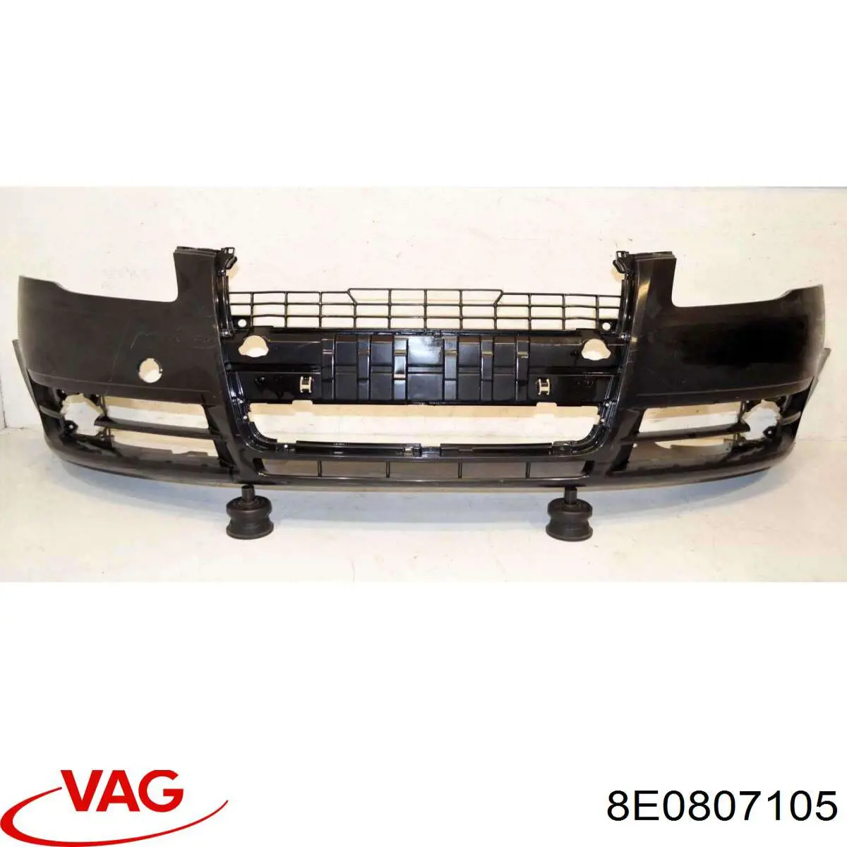 Zderzak przedni VAG 8E0807105 cena, od 157,04 USD