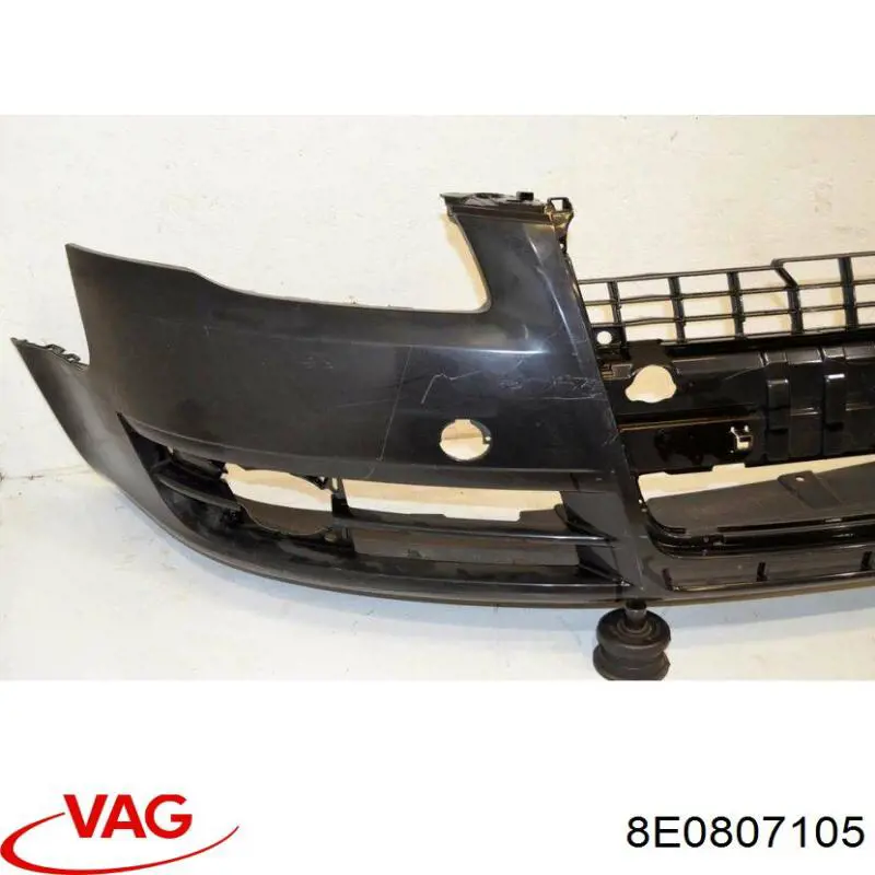 8E0807105 VAG Zderzak przedni