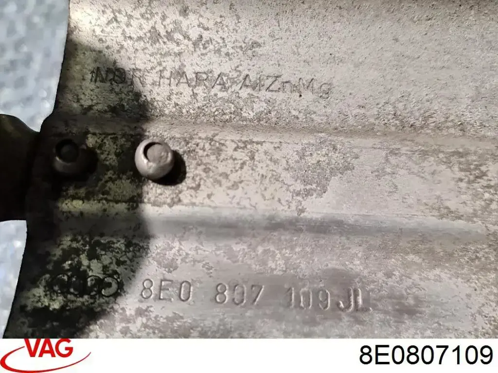 Do koszyka 8E0807109 VAG Wzmocnienie zderzaka przedniego