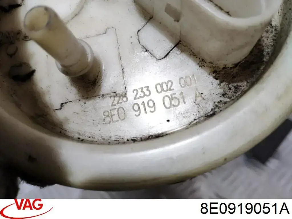 Moduł pompy paliwowej z czujnikiem poziomu paliwa VAG 8E0919051A cena, od 104,27 USD