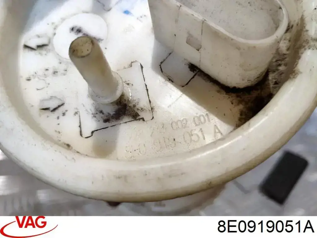 8E0919051A VAG Moduł pompy paliwowej z czujnikiem poziomu paliwa