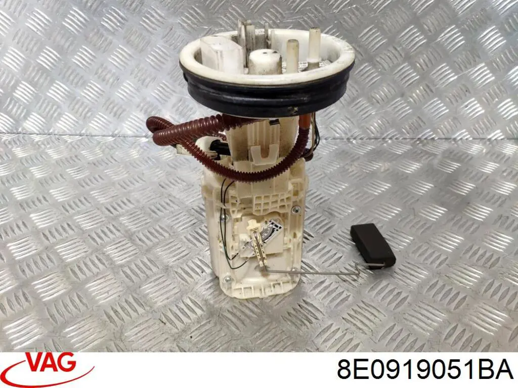 Moduł pompy paliwowej z czujnikiem poziomu paliwa VAG 8E0919051BA cena, od 109,55 USD