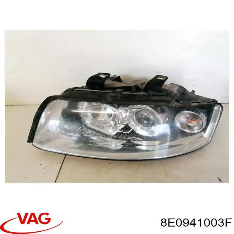 Do koszyka 8E0941003F VAG Reflektor lewy