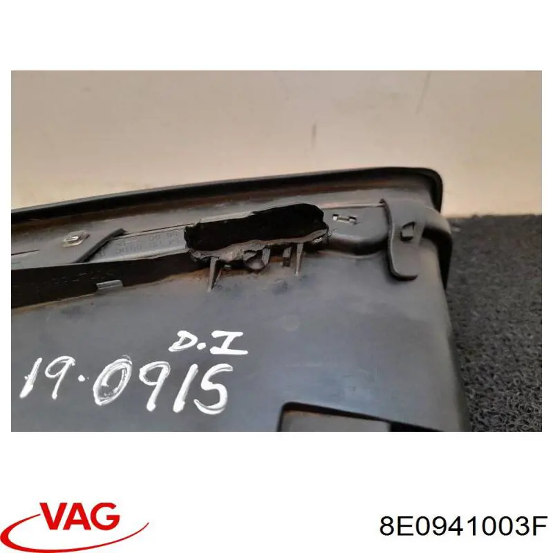 Reflektor lewy 8E0941003F VAG