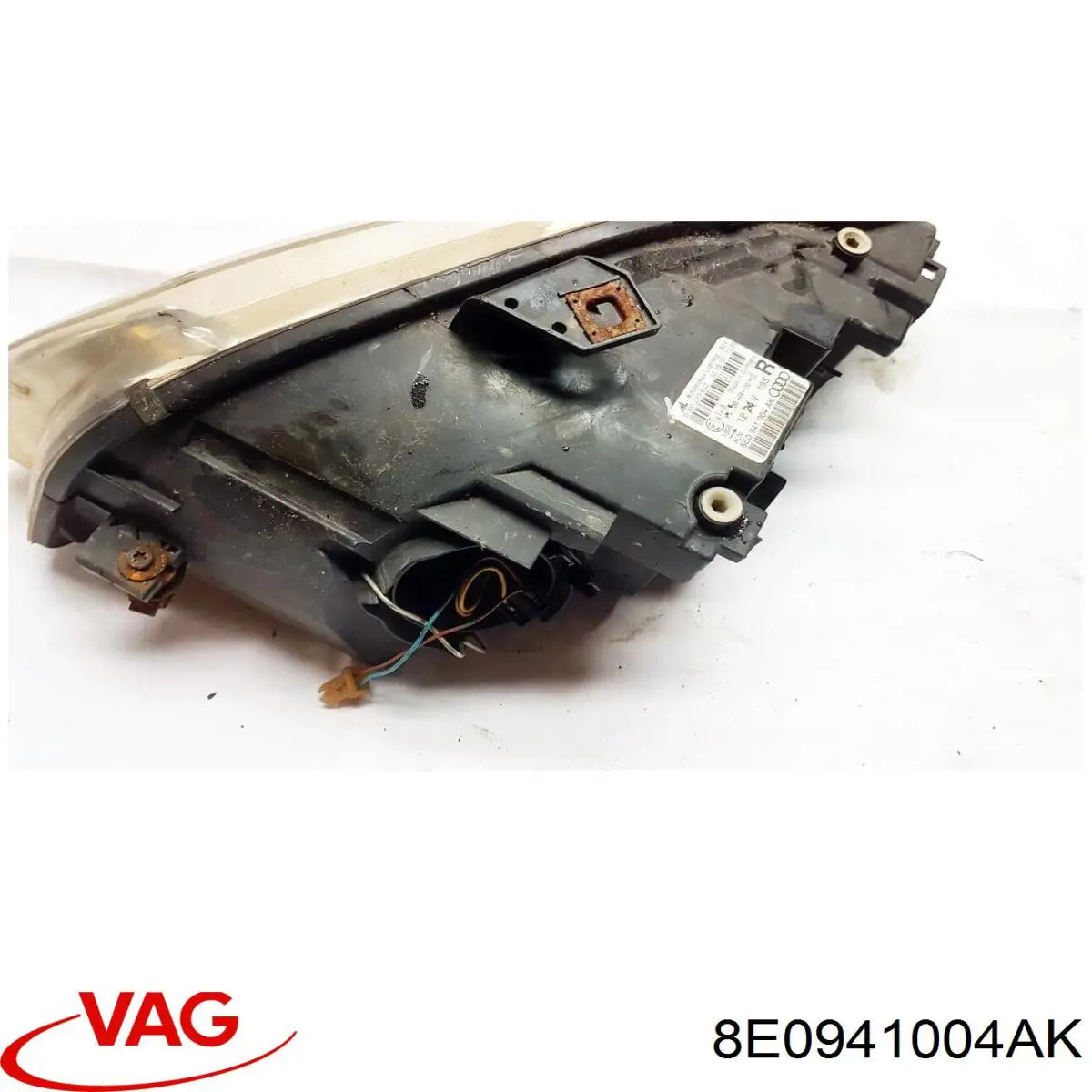 8E0941004AK VAG Reflektor prawy