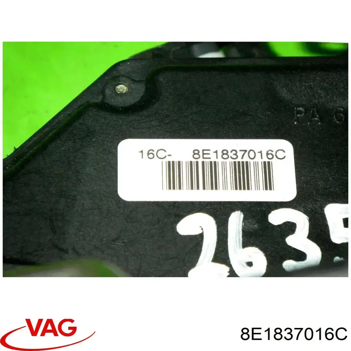 Zamek drzwi przednich prawych VAG 8E1837016C cena, od 52,78 USD
