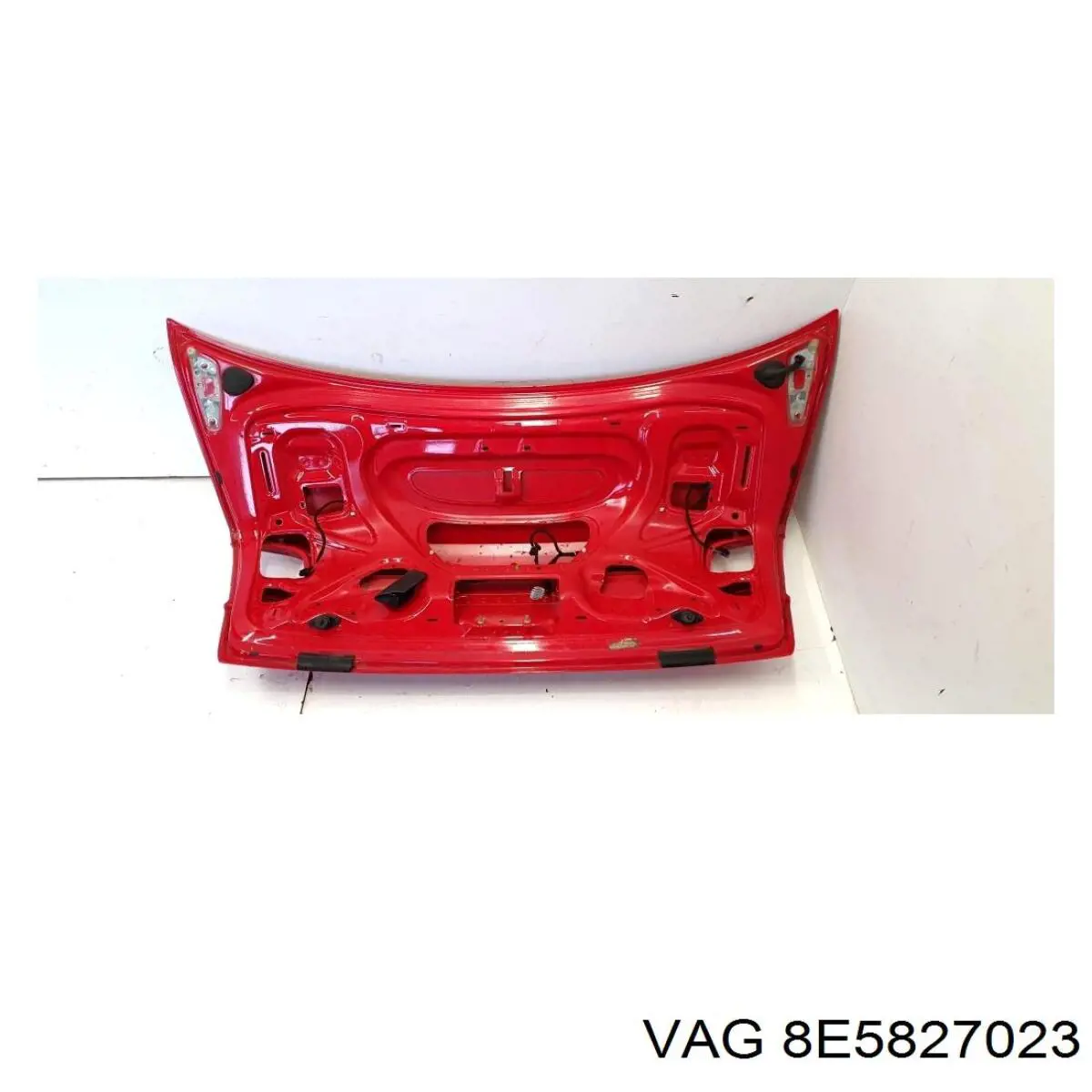 Klapa bagażnika VAG 8E5827023 cena, od 192,39 USD