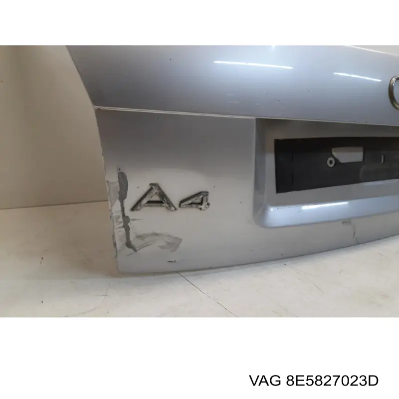 Klapa bagażnika VAG 8E5827023D cena, od 233,25 USD