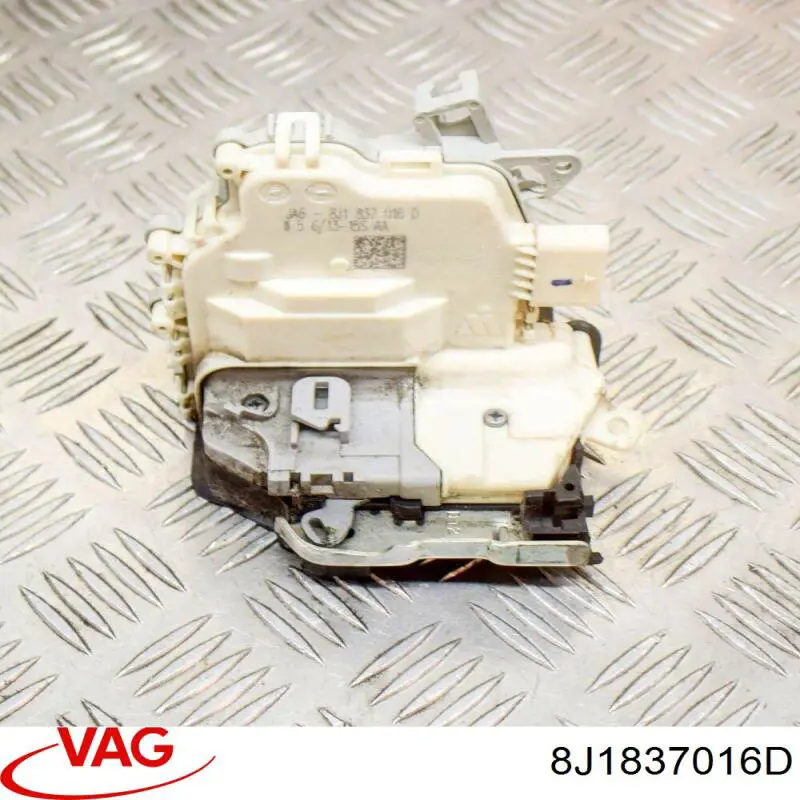 8J1837016D VAG Zamek drzwi przednich prawych
