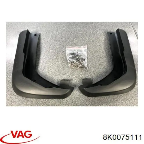 Do koszyka 8K0075111 VAG Chlapacze przednie, zestaw
