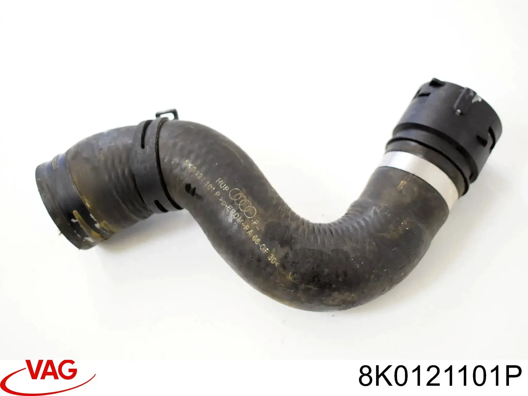 Przewód (króciec) chłodnicy górny 8K0121101P VAG