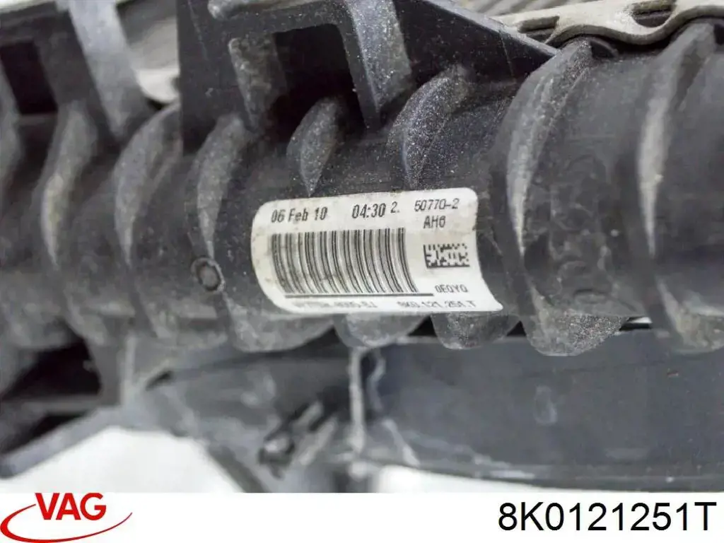 Chłodnica silnika VAG 8K0121251T cena, od 230,36 USD