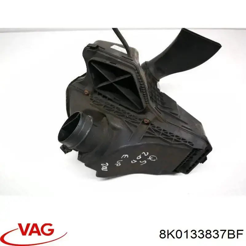 Obudowa filtra powietrza 8K0133837BF VAG